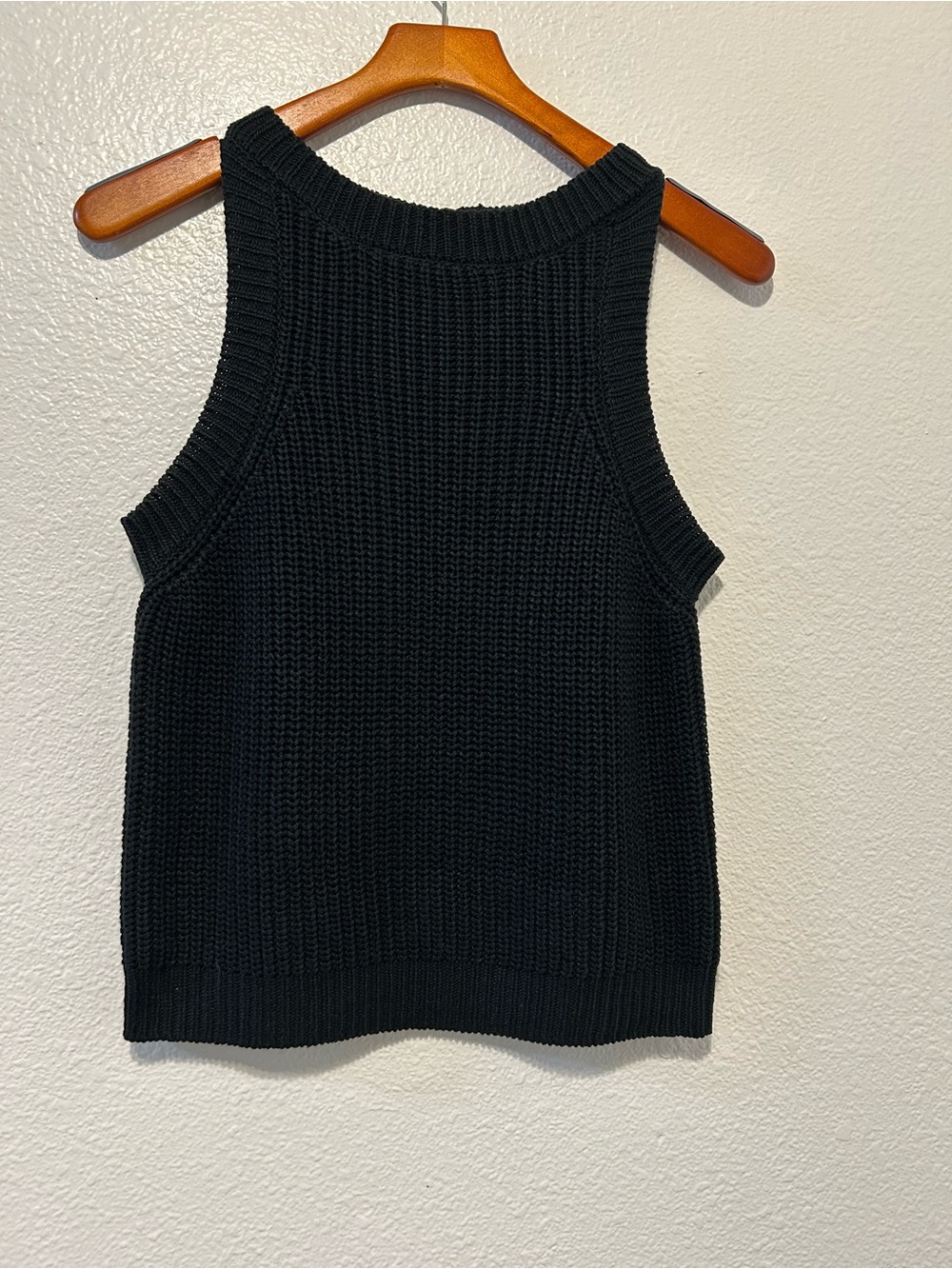 Vintage Women's Black Knit Sleeveless Tank Top